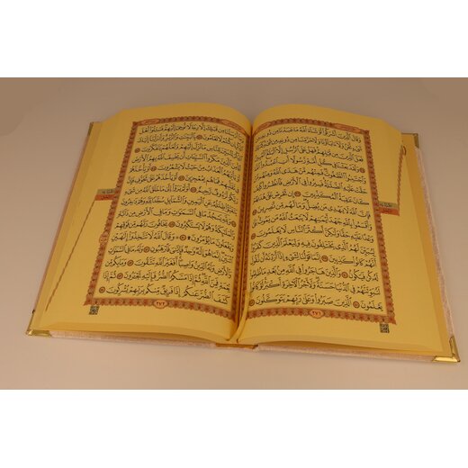 Quran in edlem Samtstoffcover, medinensischer Hafs, 24,5 x 16,5 cm Cremewei